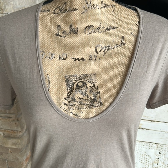 James Perse deep V-neck short sleeve pima cotton basic t-shirt tee taupe tan - Picture 2 of 15